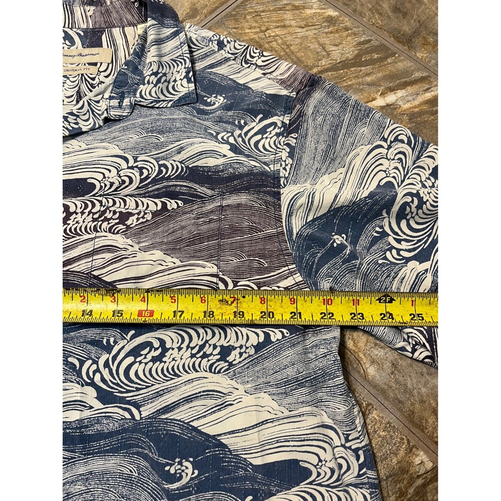 Tommy Bahama Silk Shirt Mens Large Blue Wave Print Short Sleeve Camp - Picture 5 of 6